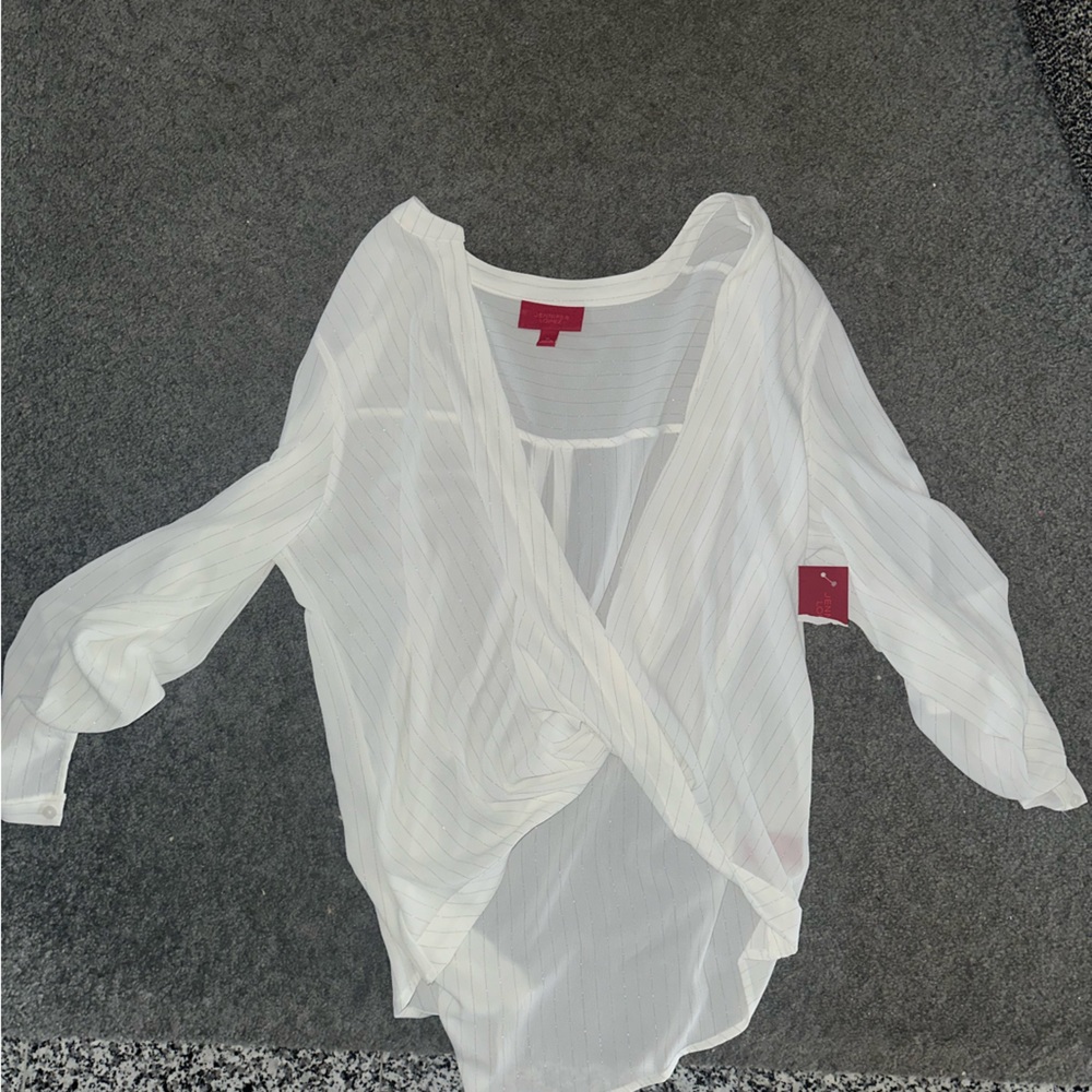 Jennifer Lopez NEW w/ tag white XL v neck blouse w/buckle sleeves